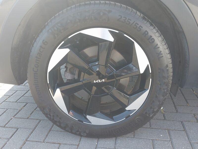 More views of Kia Sorento