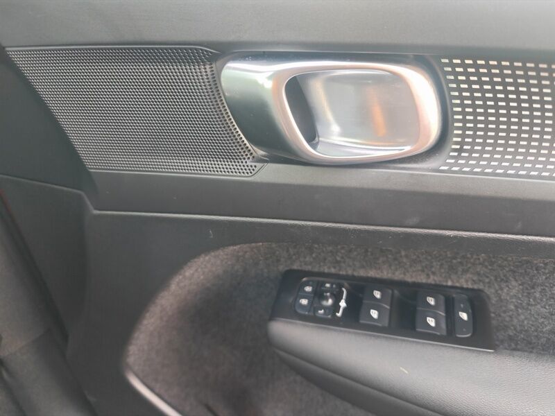 More views of Volvo XC40