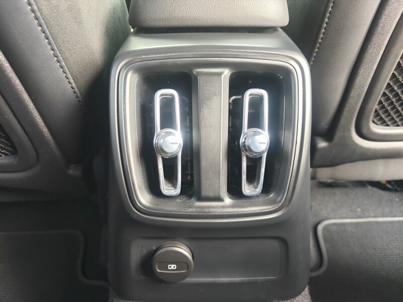 More views of Volvo XC40