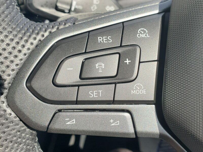 More views of Volkswagen Tiguan