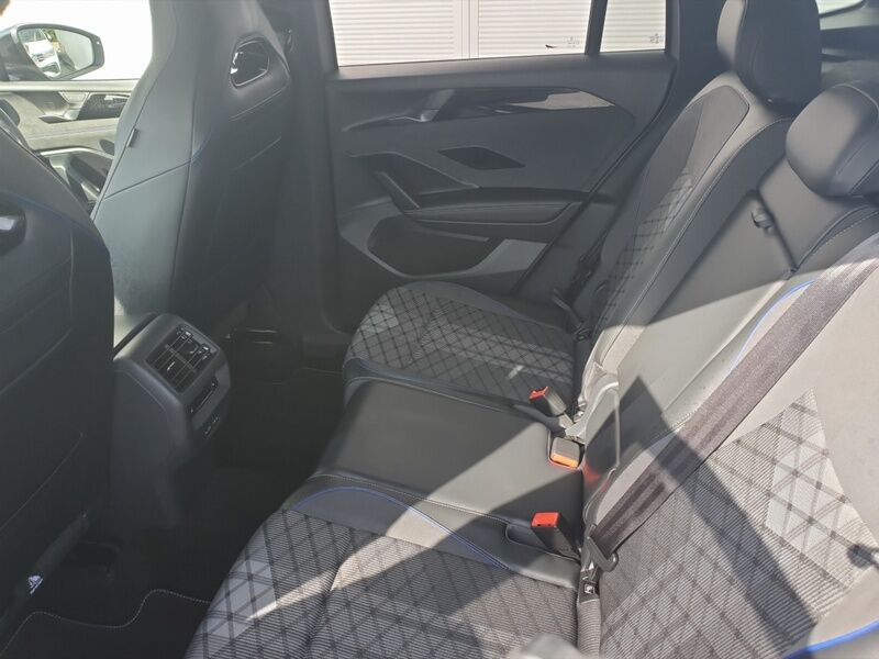 More views of Volkswagen Tiguan