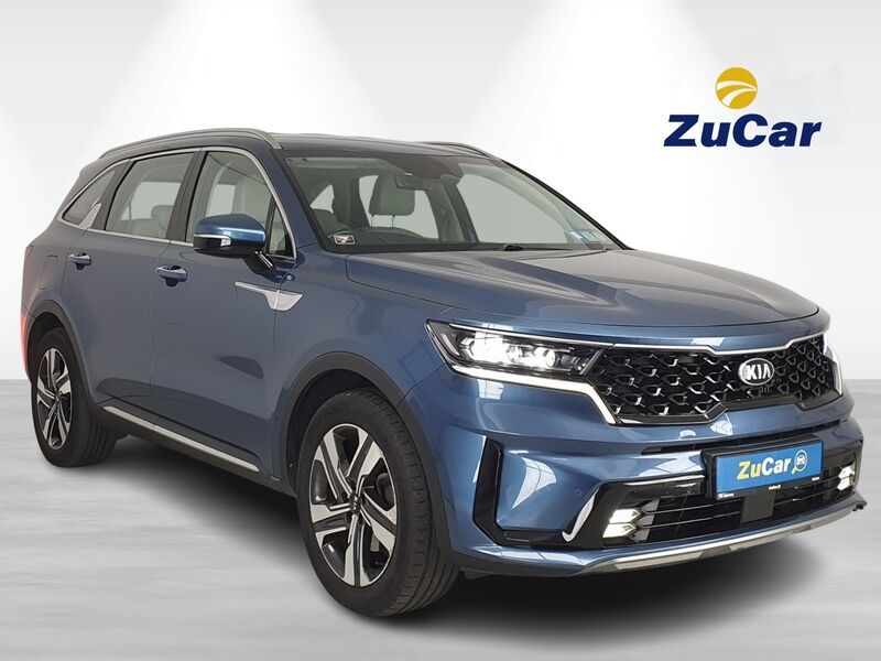 More views of Kia Sorento