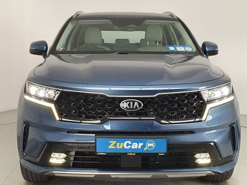 More views of Kia Sorento