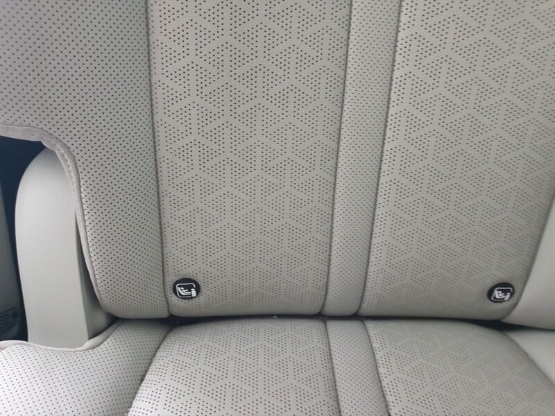 More views of Kia Sorento