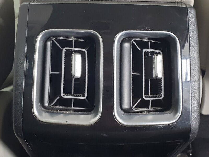 More views of Kia Sorento