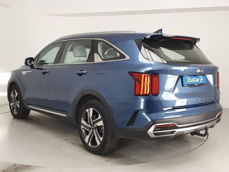 More views of Kia Sorento