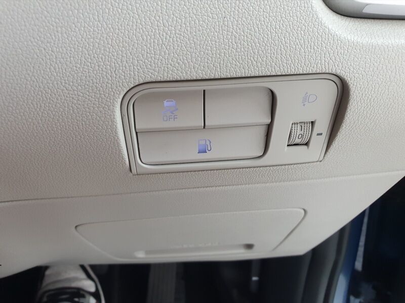 More views of Kia Sorento