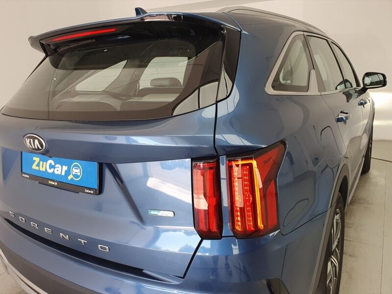 More views of Kia Sorento