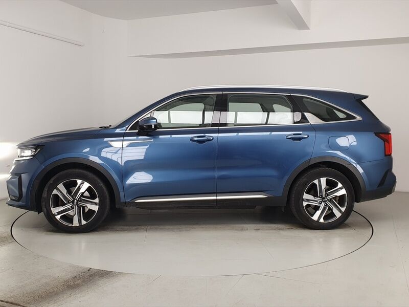 More views of Kia Sorento