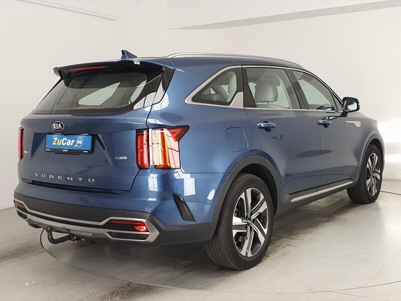 More views of Kia Sorento