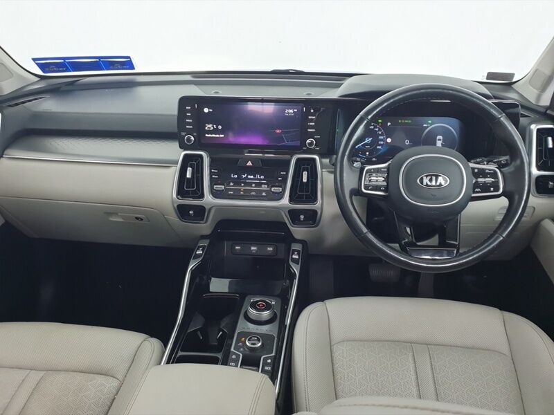 More views of Kia Sorento