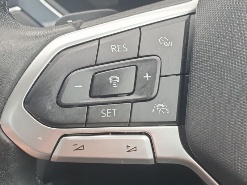 More views of Volkswagen Tiguan