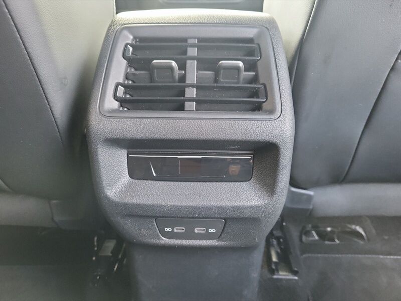 More views of Volkswagen Tiguan