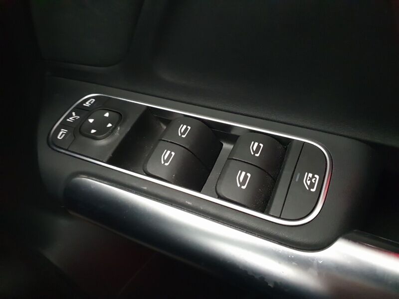 More views of Mercedes-Benz EQA