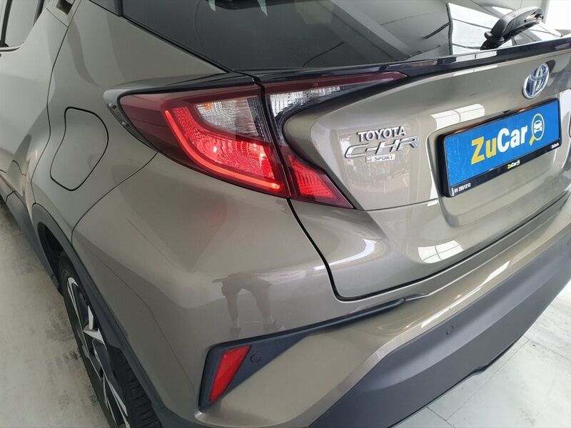 More views of Toyota C-HR