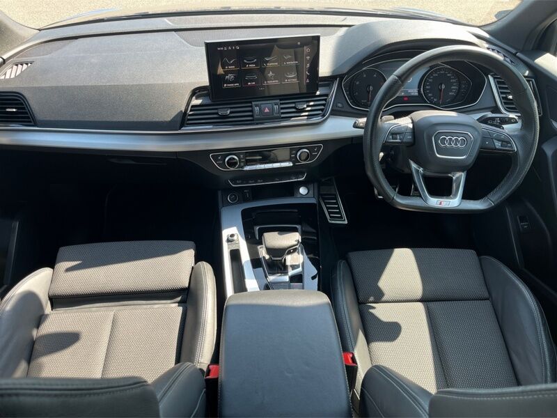 More views of Audi Q5