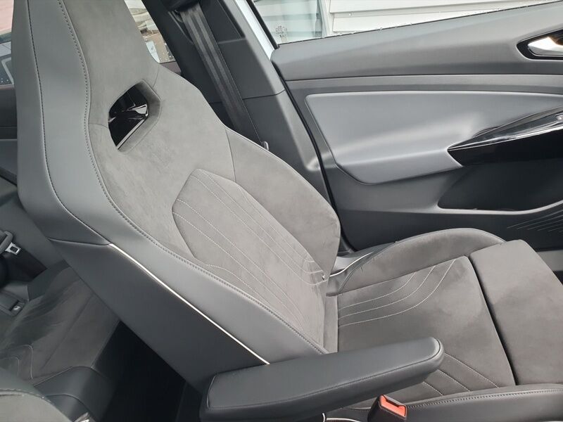 More views of Volkswagen ID.4