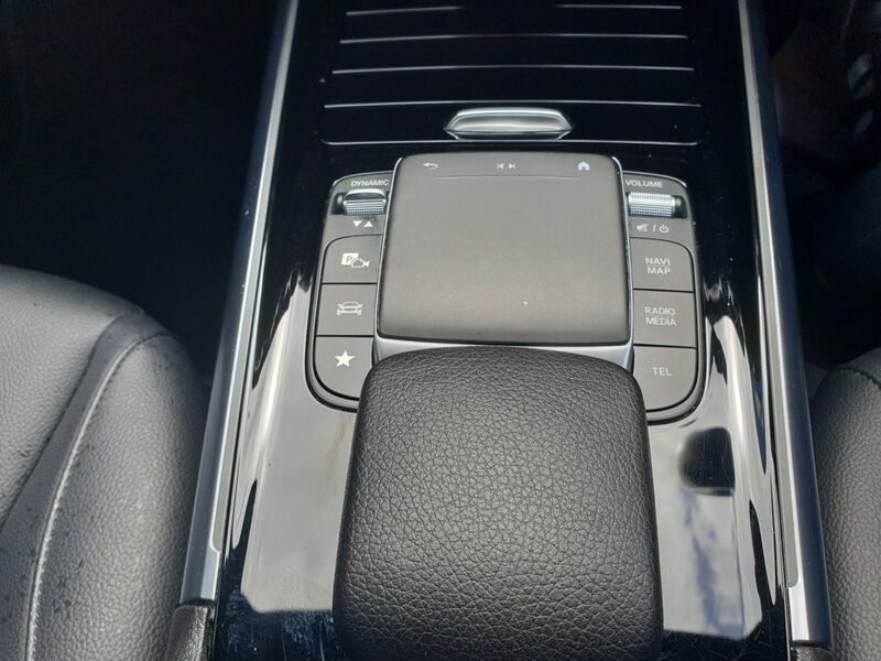 More views of Mercedes-Benz EQA