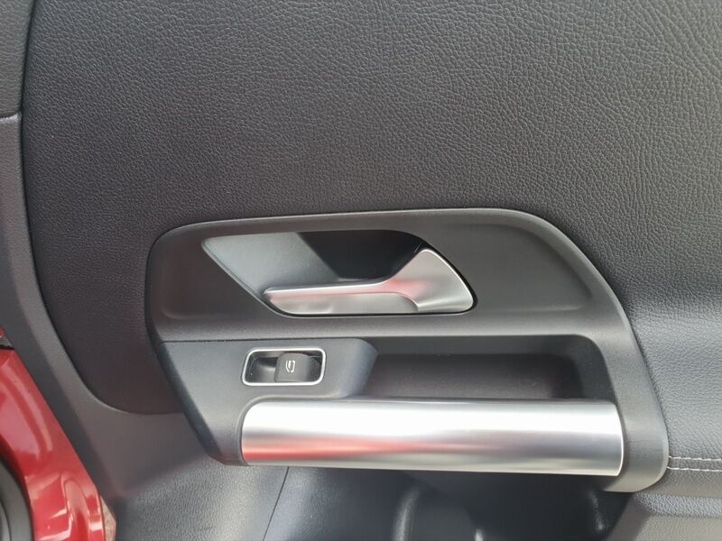 More views of Mercedes-Benz EQA