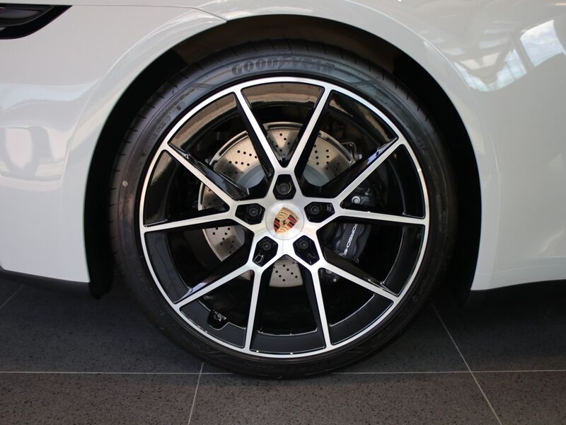 More views of Porsche 911