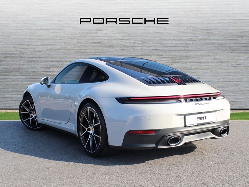 More views of Porsche 911