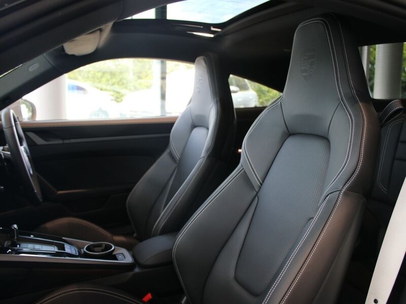 More views of Porsche 911