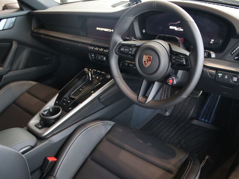 More views of Porsche 911