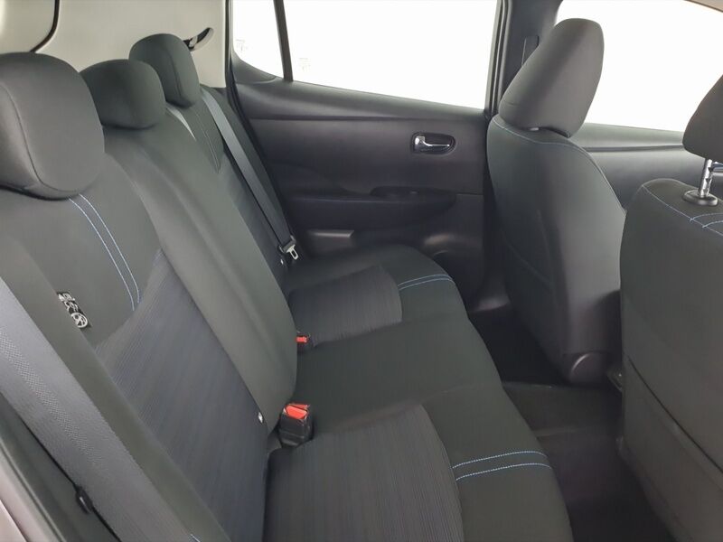 More views of Nissan Leaf