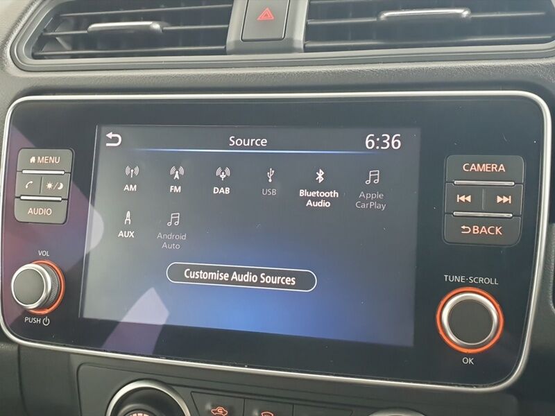 More views of Nissan Leaf