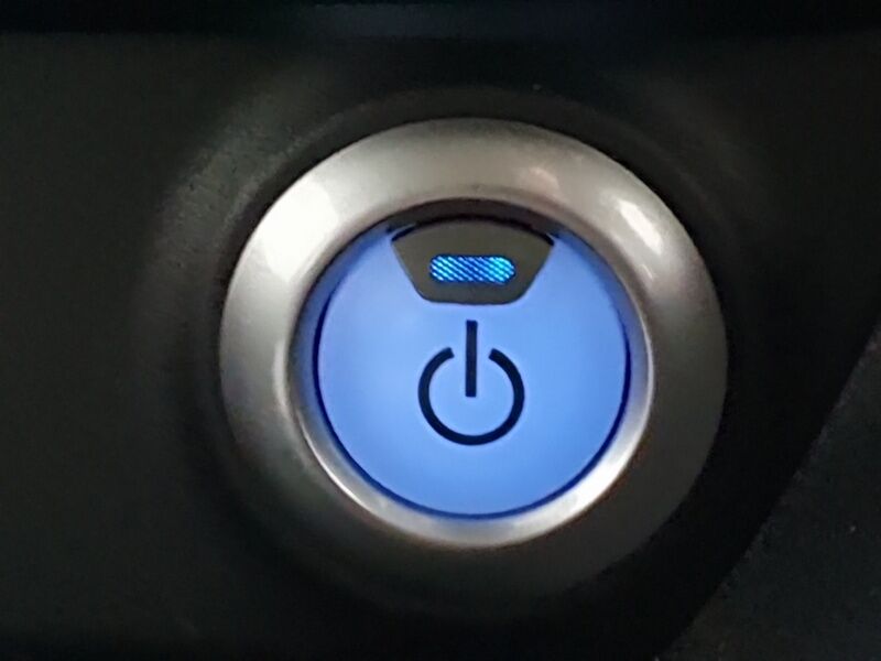 More views of Nissan Leaf