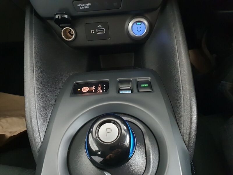 More views of Nissan Leaf
