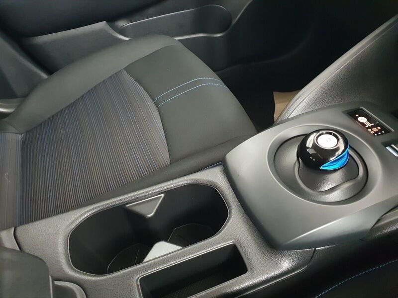 More views of Nissan Leaf