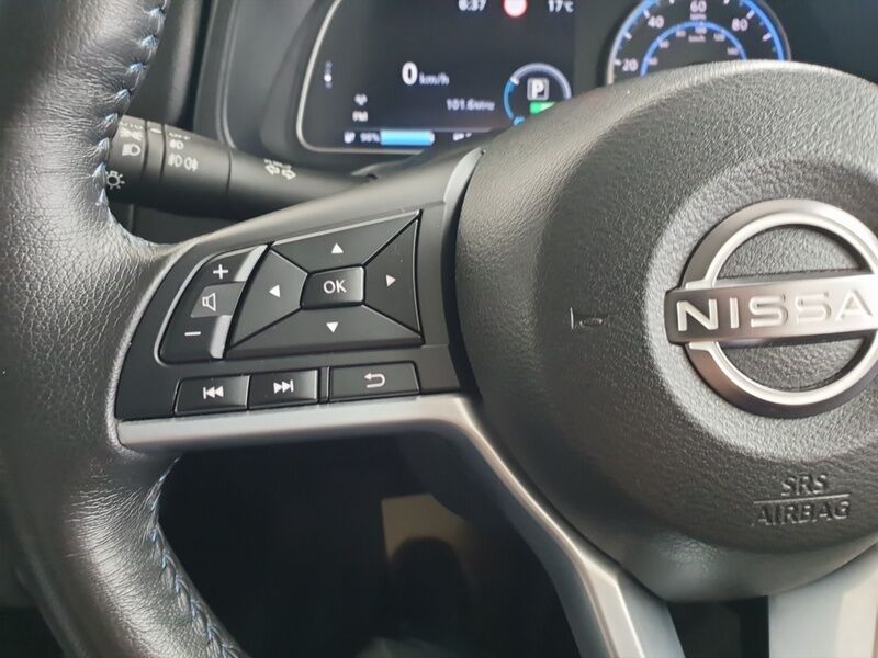 More views of Nissan Leaf