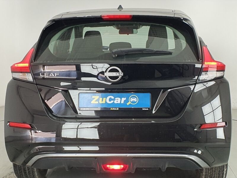 More views of Nissan Leaf
