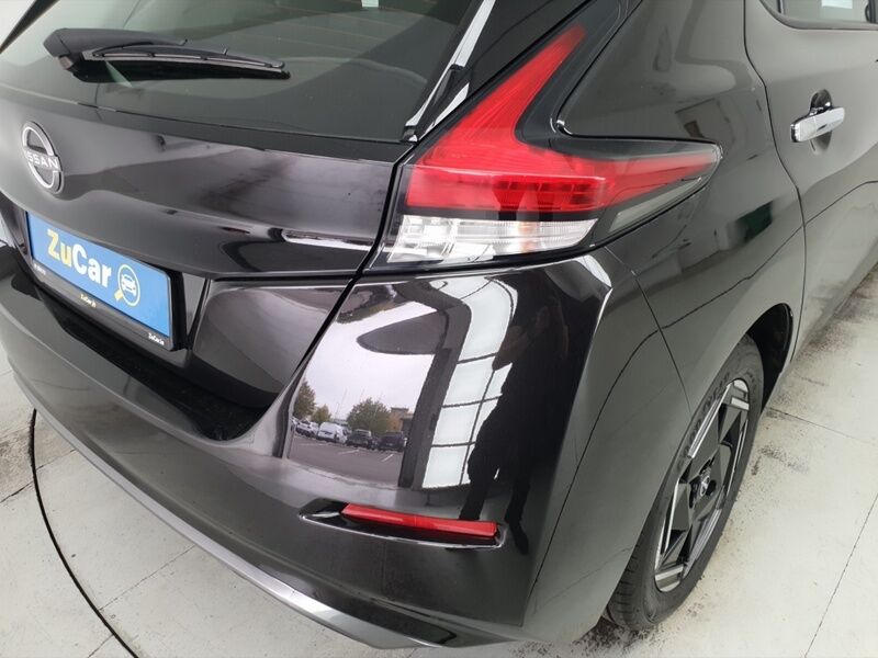 More views of Nissan Leaf