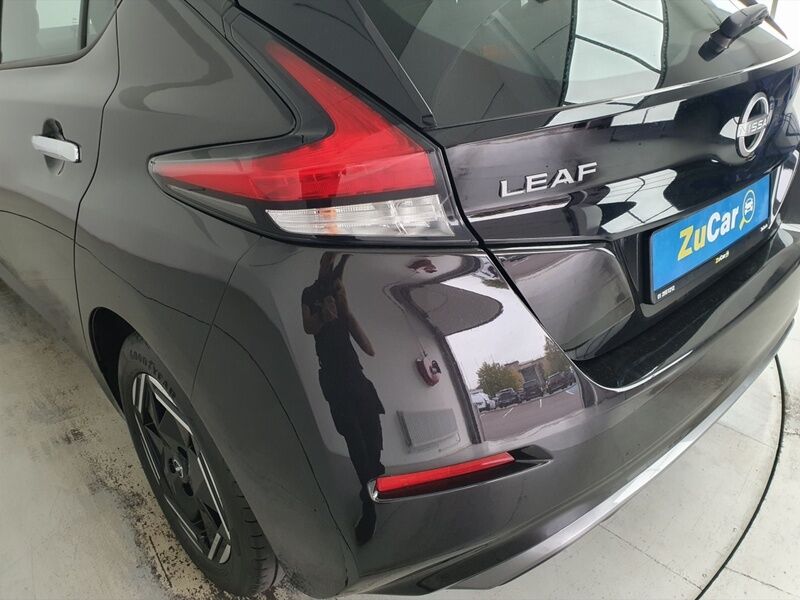 More views of Nissan Leaf