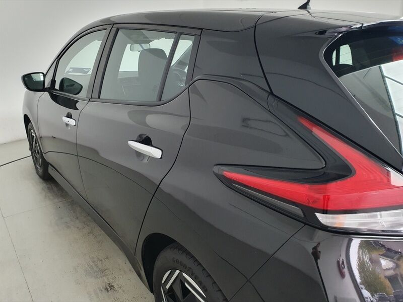 More views of Nissan Leaf