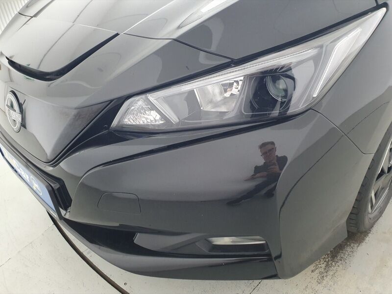 More views of Nissan Leaf