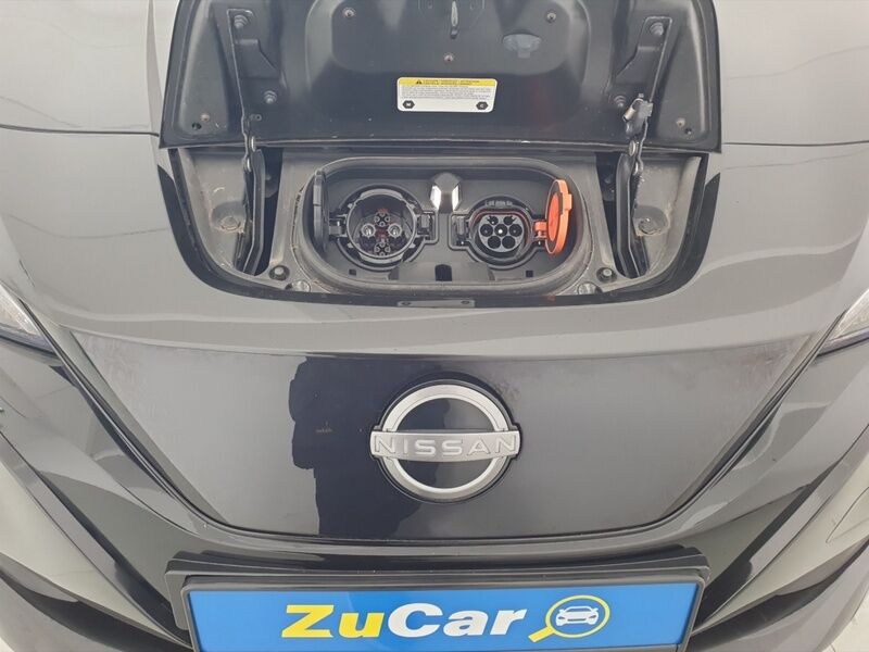 More views of Nissan Leaf