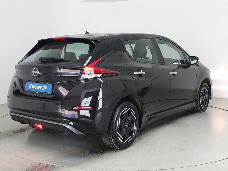 More views of Nissan Leaf