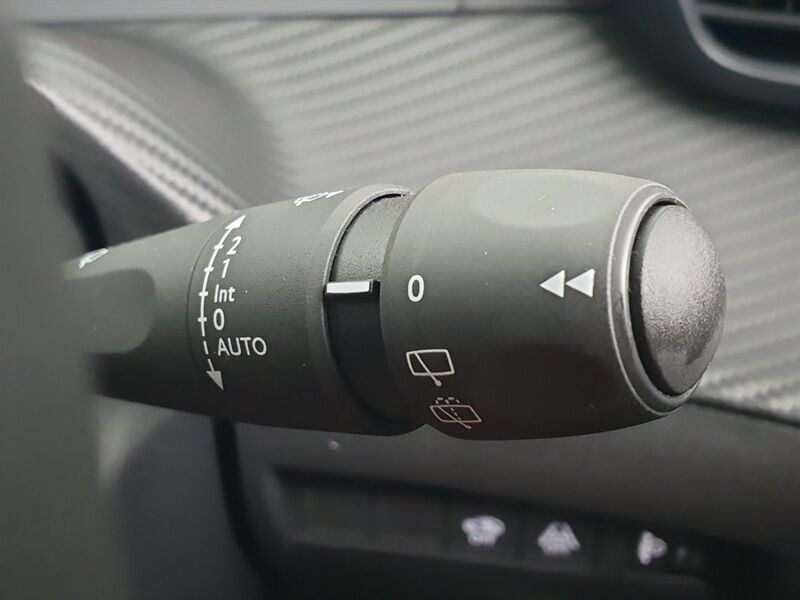 More views of Peugeot 208