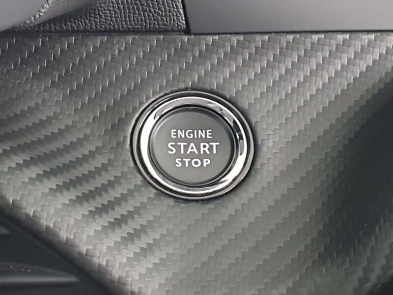 More views of Peugeot 208