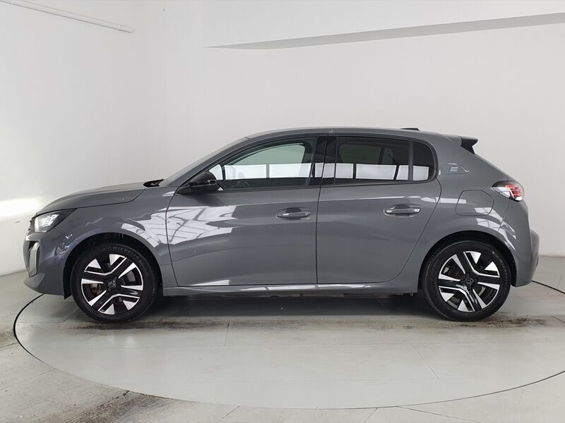 More views of Peugeot 208