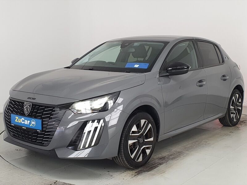 More views of Peugeot 208