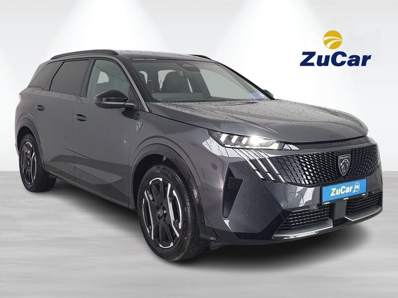 More views of Peugeot 5008