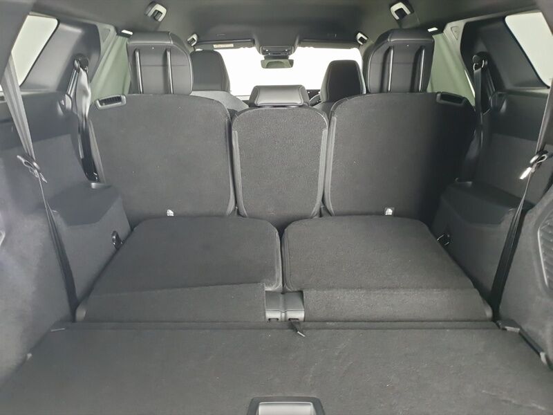 More views of Peugeot 5008