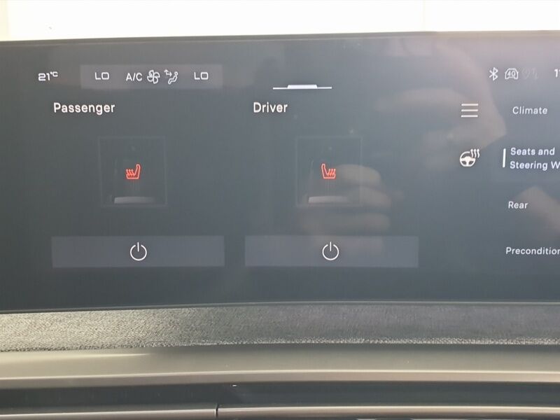 More views of Peugeot 5008