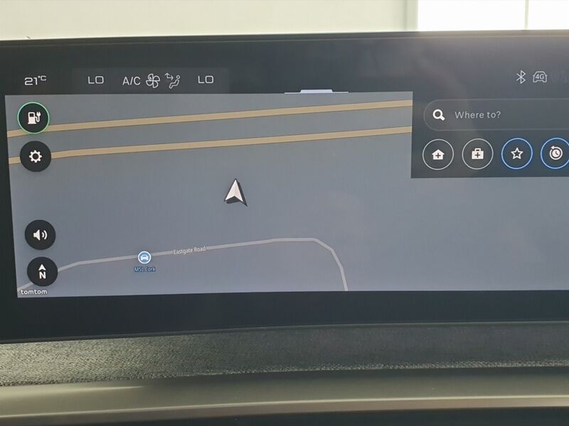 More views of Peugeot 5008