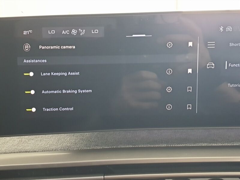 More views of Peugeot 5008