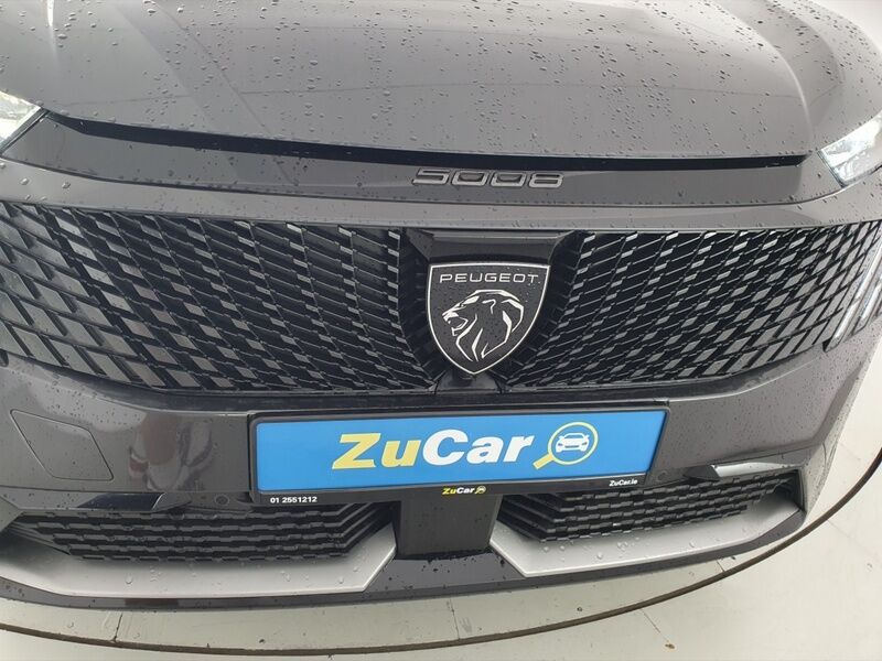 More views of Peugeot 5008